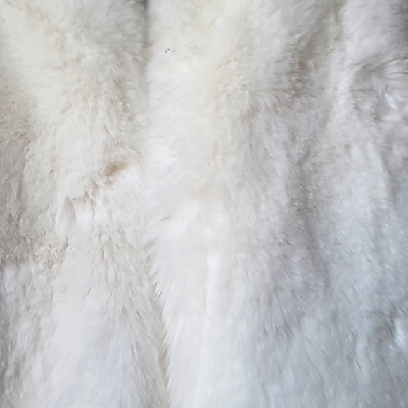 New! WAIT FOR YOU Winter White Faux Rex Rabbit Chinchilla Fur Wrap Stole Jacket. - Picture 9 of 11